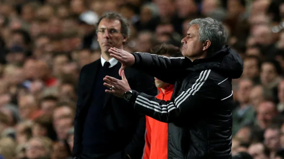 A melhor cena da Champions at&eacute; aqui: Mourinho ap&oacute;s o segundo gol do Chelsea