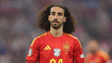 Cucurella se torna alvo de protestos da torcida ap&oacute;s lance pol&ecirc;mico na Euro