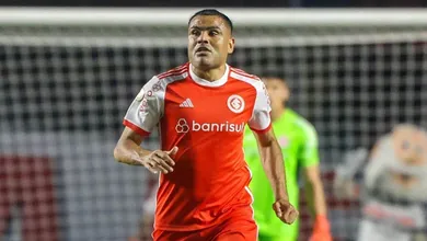 Grave les&atilde;o de Mercado impacta o Inter dentro e, principalmente, fora de campo