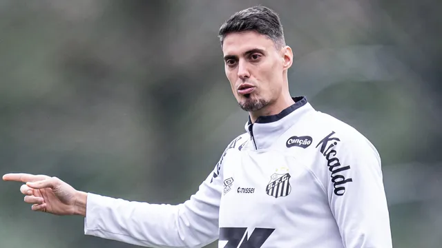 Em conversas com Sampaoli, Santos tem dia agitado na reapresenta&ccedil;&atilde;o do elenco