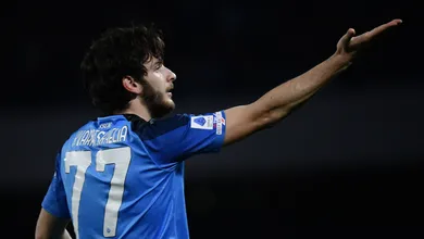 Kvaratskhelia: &ldquo;Liberdade &eacute; minha assinatura. Eu jogo tanto com o cora&ccedil;&atilde;o quanto com o c&eacute;rebro&rdquo;