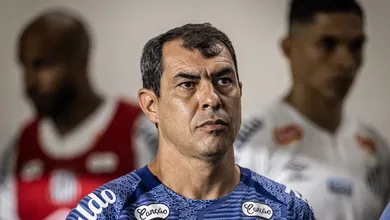 Ap&oacute;s derrota para o Botafogo-SP, Carille quer sabedoria no Santos para voltar a vencer
