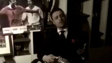 Berbatov encarnou Don Corleone em reedi&ccedil;&atilde;o de Poderoso Chef&atilde;o para promover amistoso