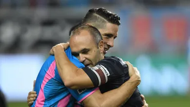 Iniesta escreveu uma emocionante carta para a despedida de Fernando Torres do futebol