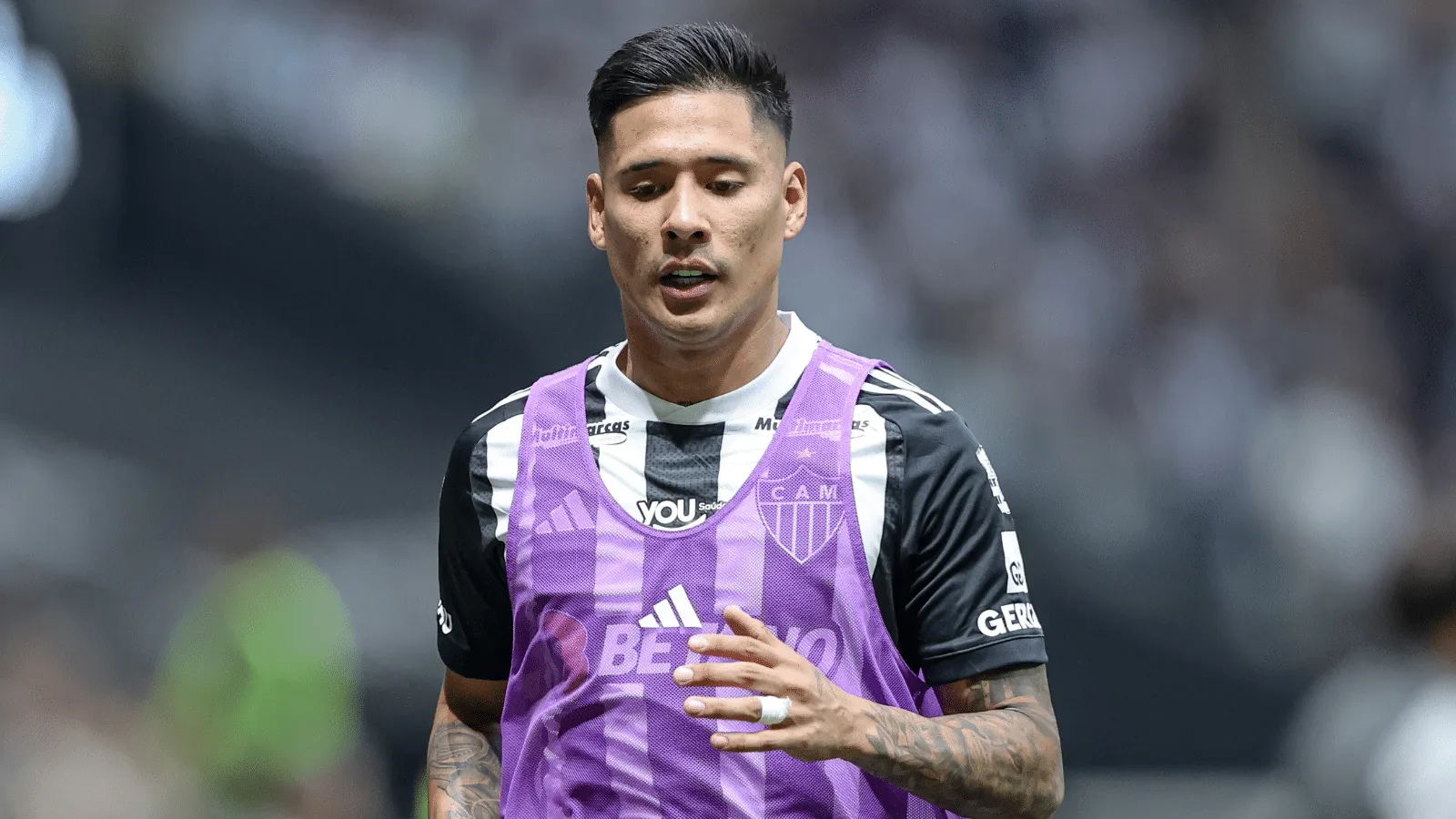 Impot&ecirc;ncia define sentimento de Milito e da torcida do Atl&eacute;tico-MG sobre Zaracho