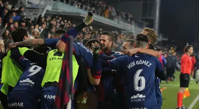 [V&iacute;deo] A erup&ccedil;&atilde;o da torcida do Huesca, diante da perseguida primeira vit&oacute;ria em casa na elite espanhola
