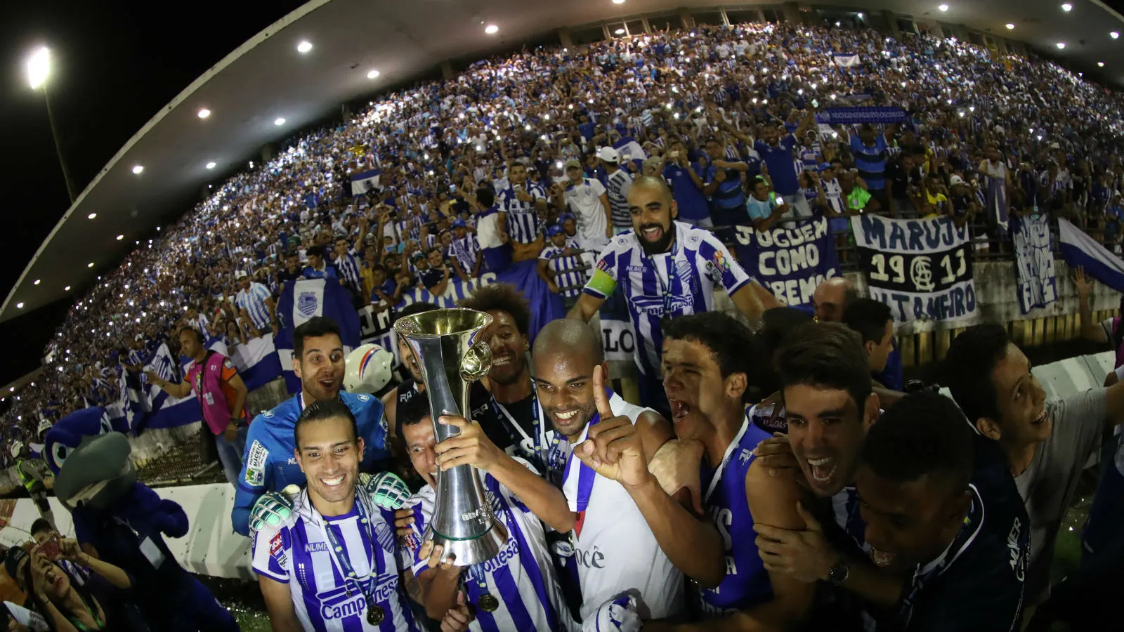 No Trapich&atilde;o lotado, a conquista da S&eacute;rie C encheu o peito do CSA para reafirmar a sua tradi&ccedil;&atilde;o