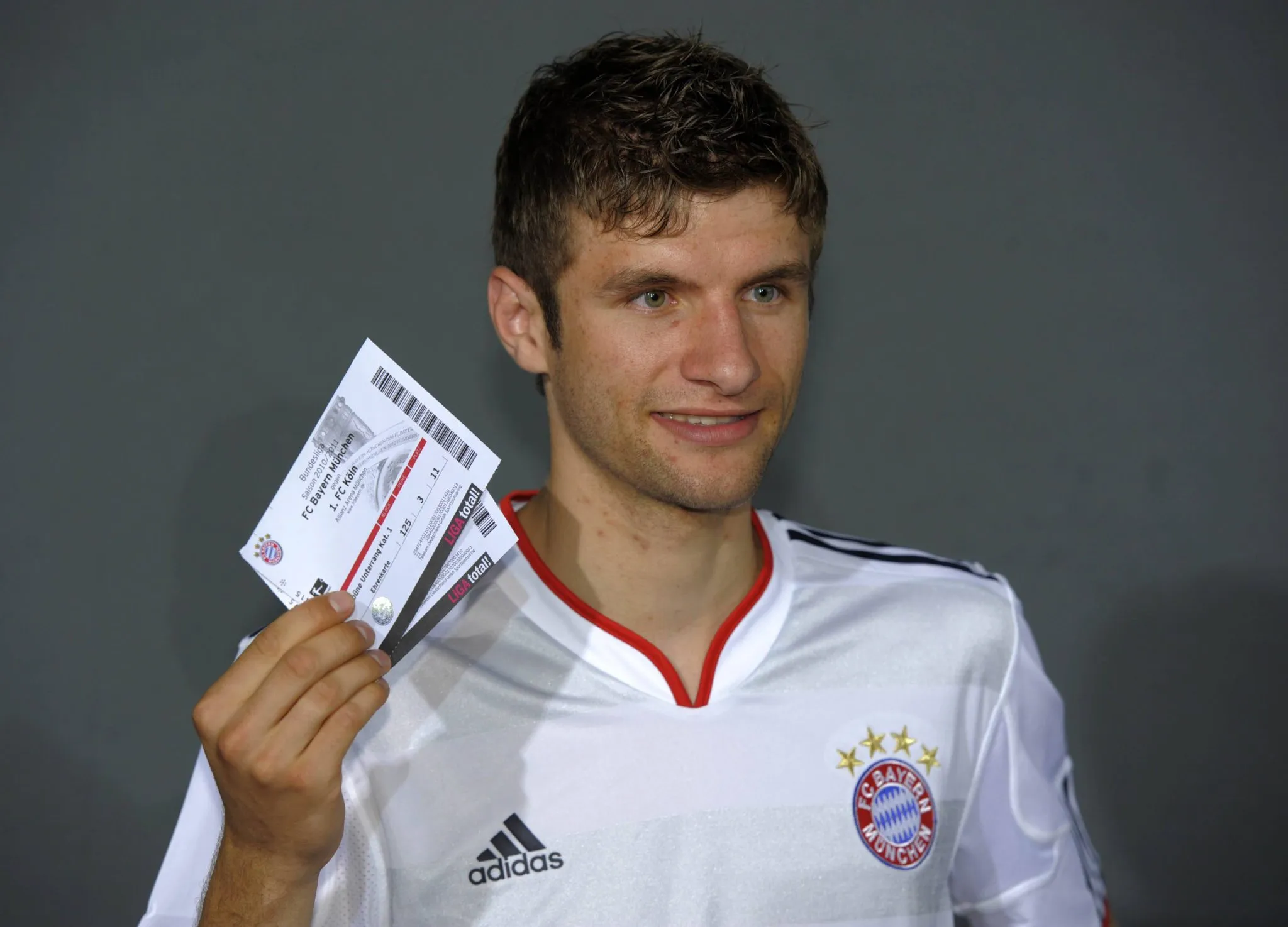 Thomas M&uuml;ller em campanha de ingressos do Bayern