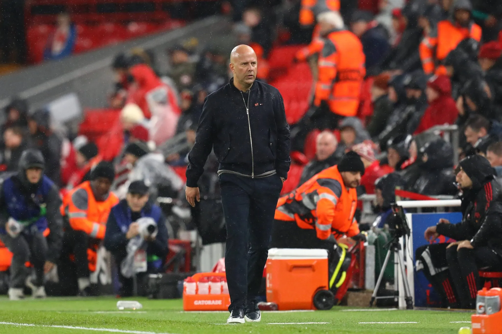 Slot durante Liverpool 0 x 2 PSG
