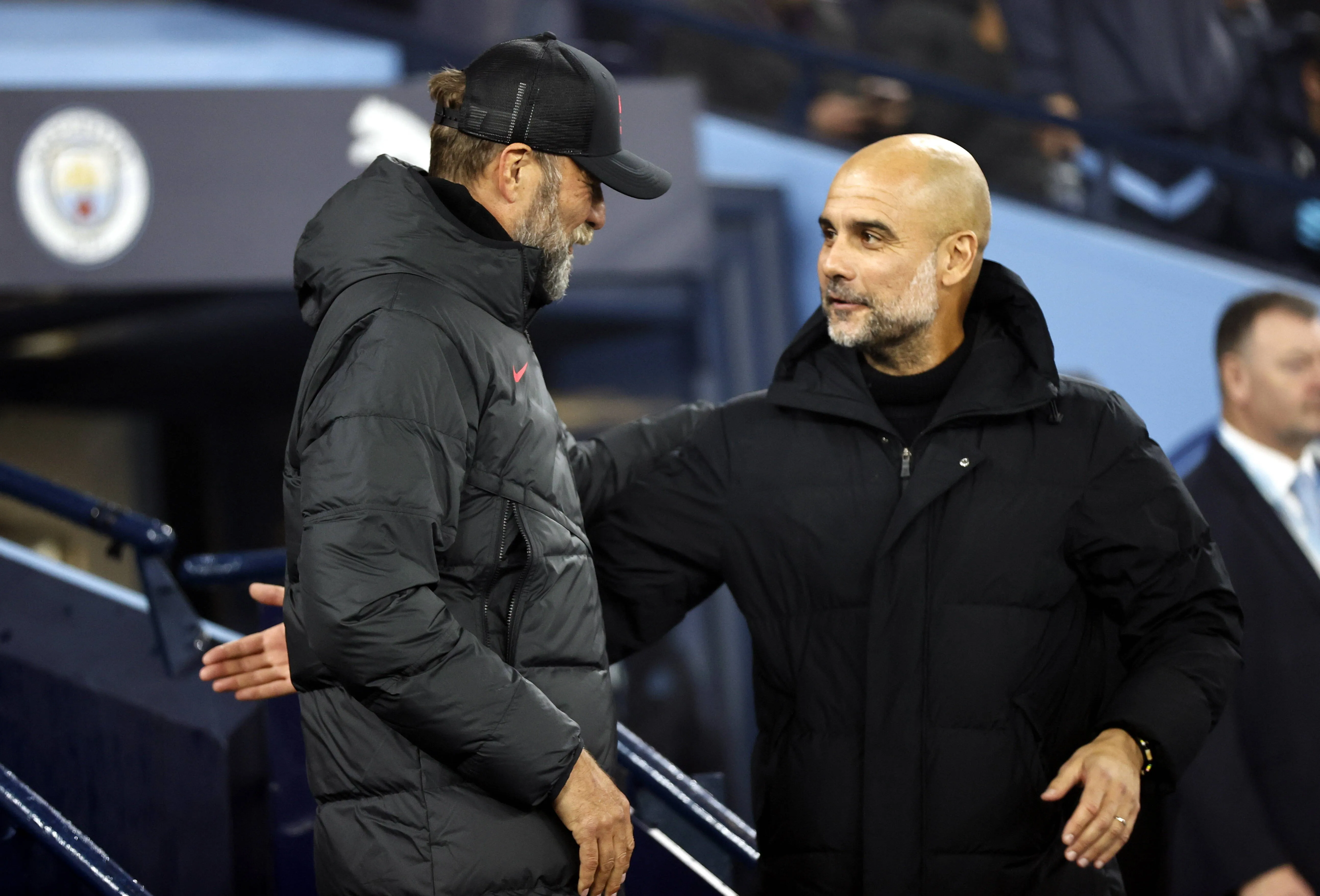 Klopp e Pep Guardiola durante jogo entre Manchester City x Liverpool 