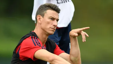 Koscielny se recusa a viajar para pr&eacute;-temporada e Arsenal prepara puni&ccedil;&atilde;o ao zagueiro