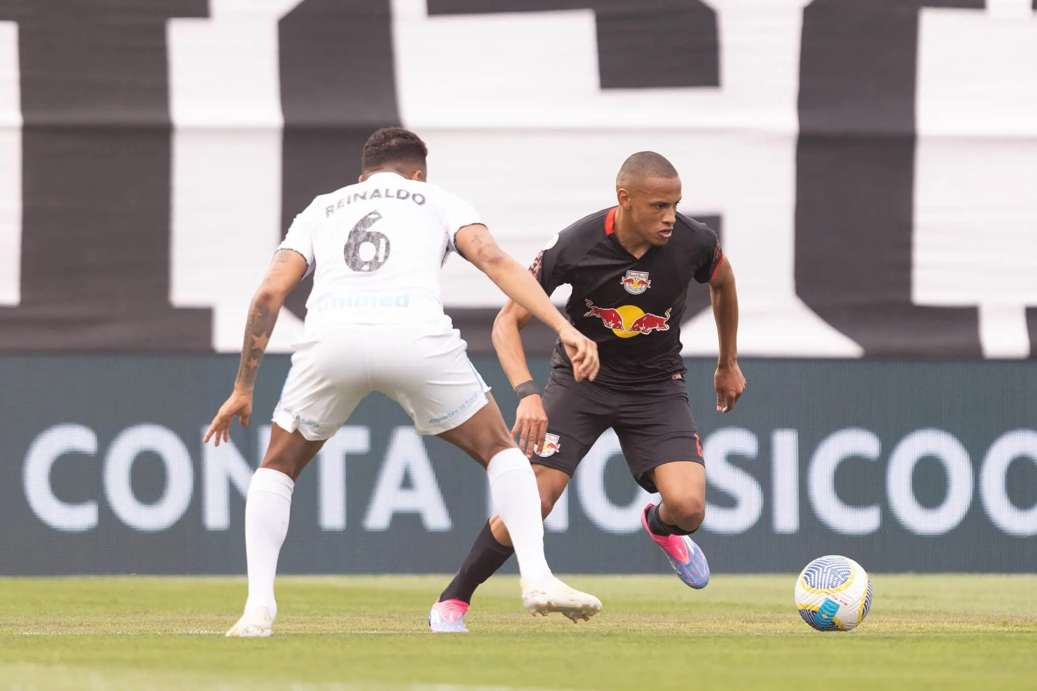 Ex-colorado e falhas de experientes estragam anivers&aacute;rio do Gr&ecirc;mio e mant&ecirc;m tabu