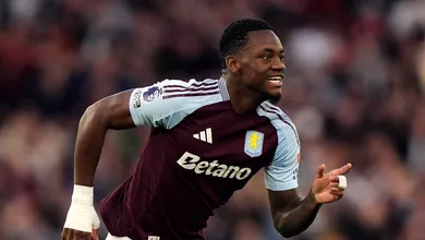Reserva na Col&ocirc;mbia, Dur&aacute;n brilha no Aston Villa e pressiona craque da &uacute;ltima Premier League