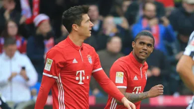 &lsquo;Seria perfeito&rsquo;: Douglas Costa recomenda Lewandowski para ex-clube