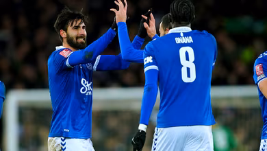 Gra&ccedil;as ao gola&ccedil;o de falta de Andr&eacute; Gomes, Everton bate o Crystal Palace e avan&ccedil;a na Copa da Inglaterra