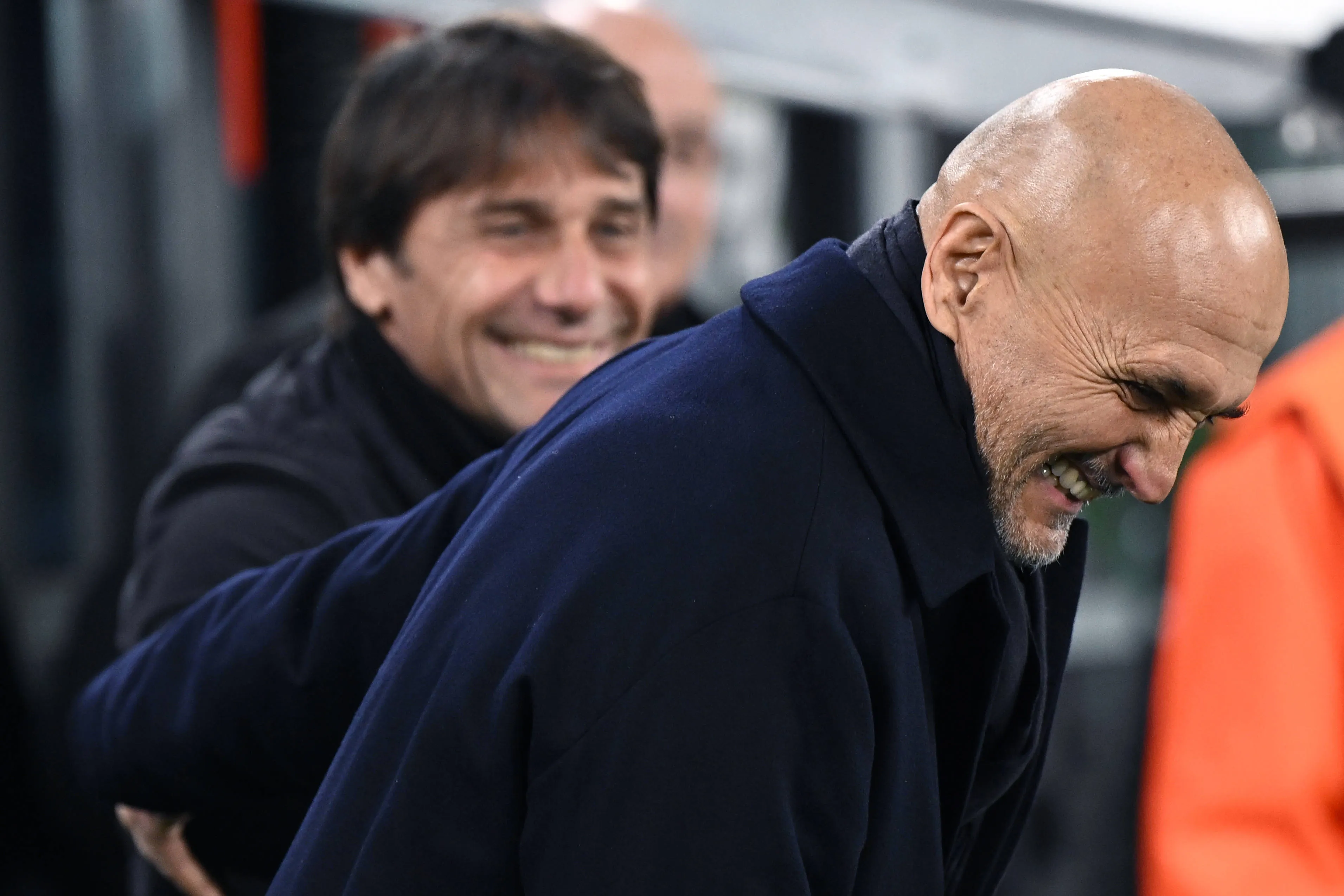 Antonio Conte e Spalletti em jogo entre Napoli e Juventus em 2026
