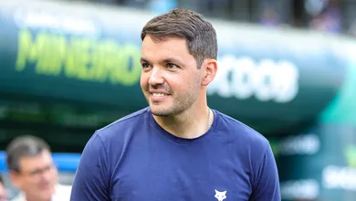 &lsquo;Agressivo, humilde e ambicioso&rsquo;: Larcam&oacute;n descreve grande atua&ccedil;&atilde;o do Cruzeiro