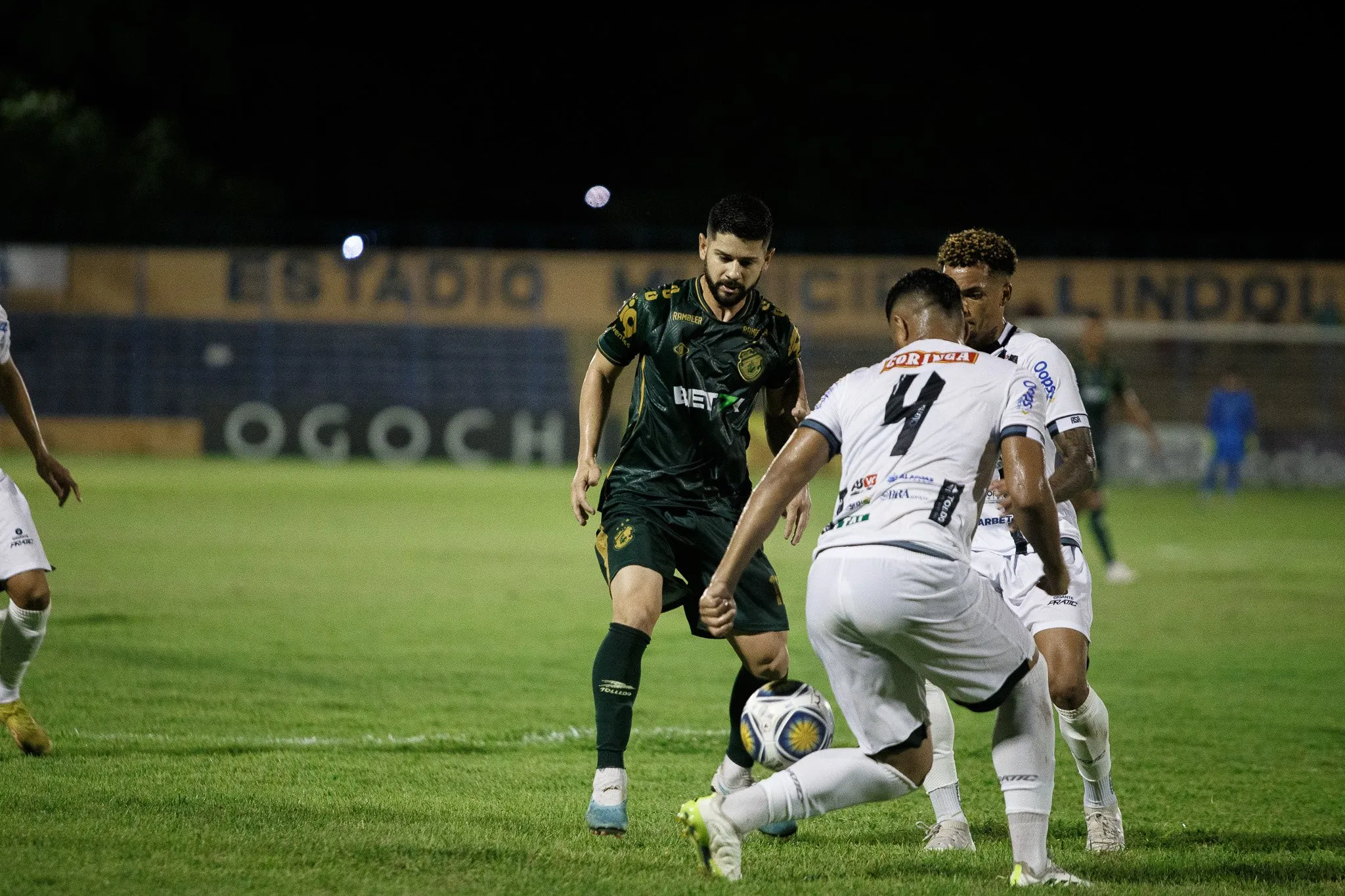 Botafogo-PB e Altos garantem as duas &uacute;ltimas vagas na fase de grupos da Copa do Nordeste com boa dose de sofrimento