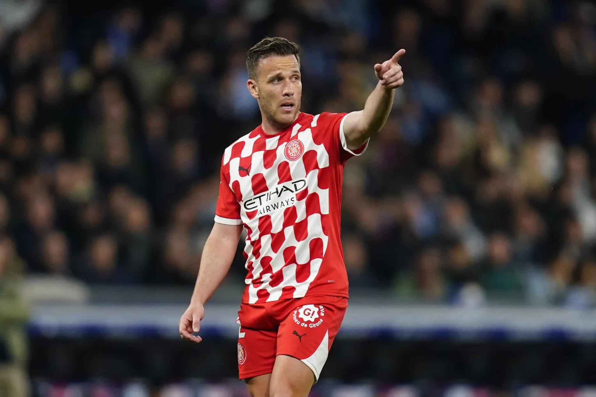 Arthur Melo deve seguir na Espanha e vira alvo de disputa entre dois clubes