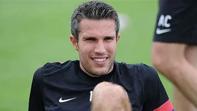 RVP vai em dire&ccedil;&atilde;o ao vesti&aacute;rio do Arsenal e&hellip; &ldquo;opa, mudei de time!&rdquo;