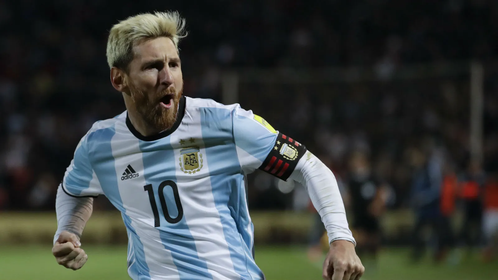 Noite de devo&ccedil;&atilde;o: Messi voltou como salvador e decidiu o cl&aacute;ssico contra o Uruguai