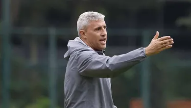 Volante recusou propostas de outros clubes para virar &lsquo;refor&ccedil;o&rsquo; de Crespo no S&atilde;o Paulo