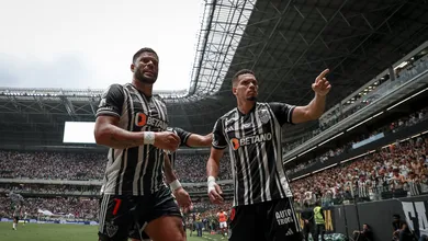 A dupla brilhou: Paulinho desencanta, Hulk marca o 100&deg; dele e Atl&eacute;tico-MG vence o Am&eacute;rica-MG