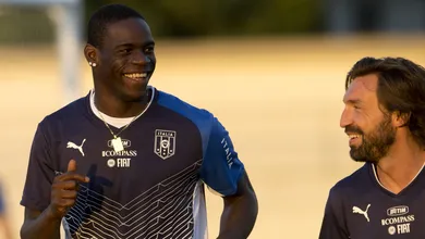 Est&aacute; na hora de Balotelli mostrar sua qualidade. E quem est&aacute; dizendo &eacute; Pirlo