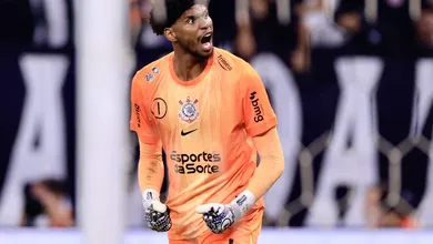 Corinthians x Cruzeiro: Hugo Souza ofusca C&aacute;ssio em duelo de melhores pegadores de p&ecirc;nalti do pa&iacute;s
