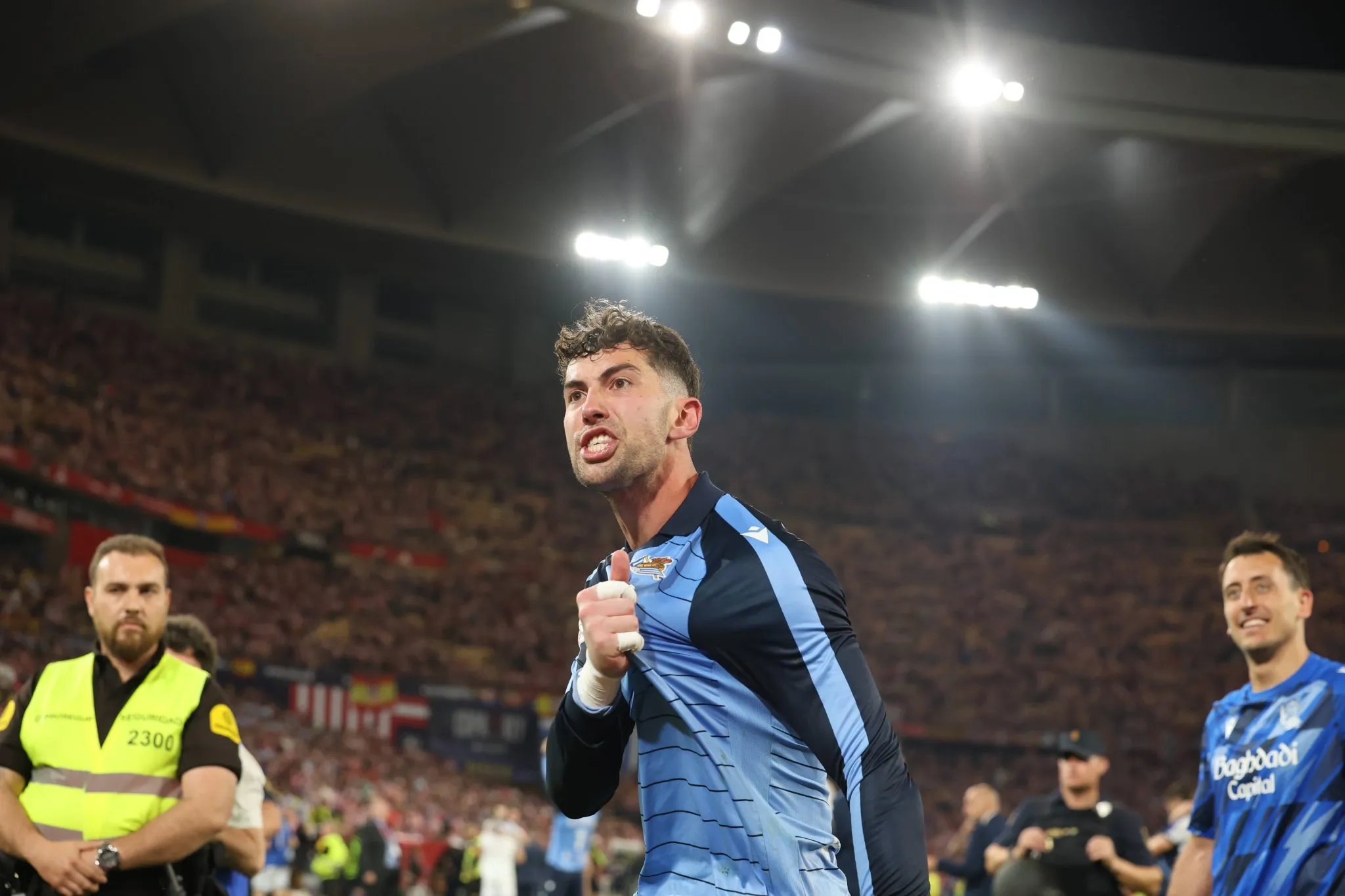 Her&oacute;i improv&aacute;vel decide t&iacute;tulo nos p&ecirc;naltis e Real Sociedad exp&otilde;e ferida de Simeone e Atl&eacute;tico