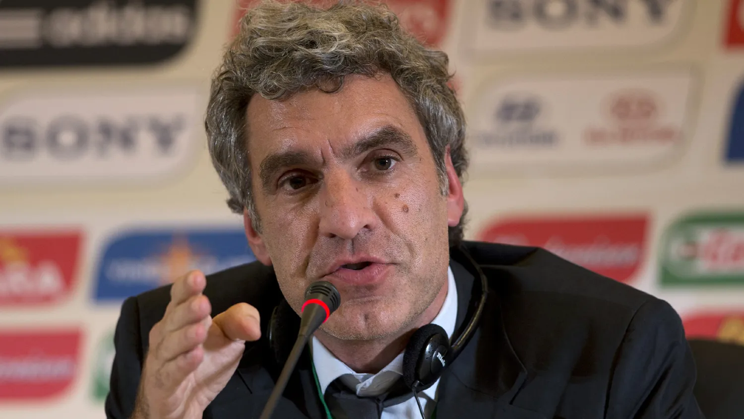 Diretor de comunica&ccedil;&atilde;o sai da Fifa depois de fazer uma piada maravilhosa sobre seus chefes