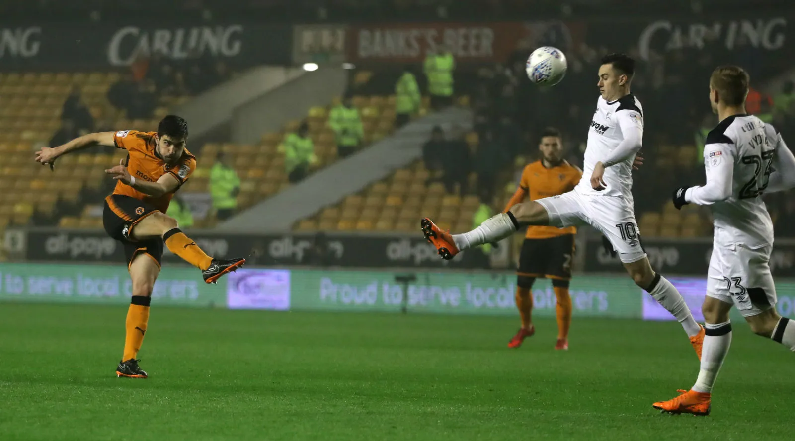 N&atilde;o h&aacute; superlativo para expressar qu&atilde;o impressionante foi este gol de R&uacute;ben Neves