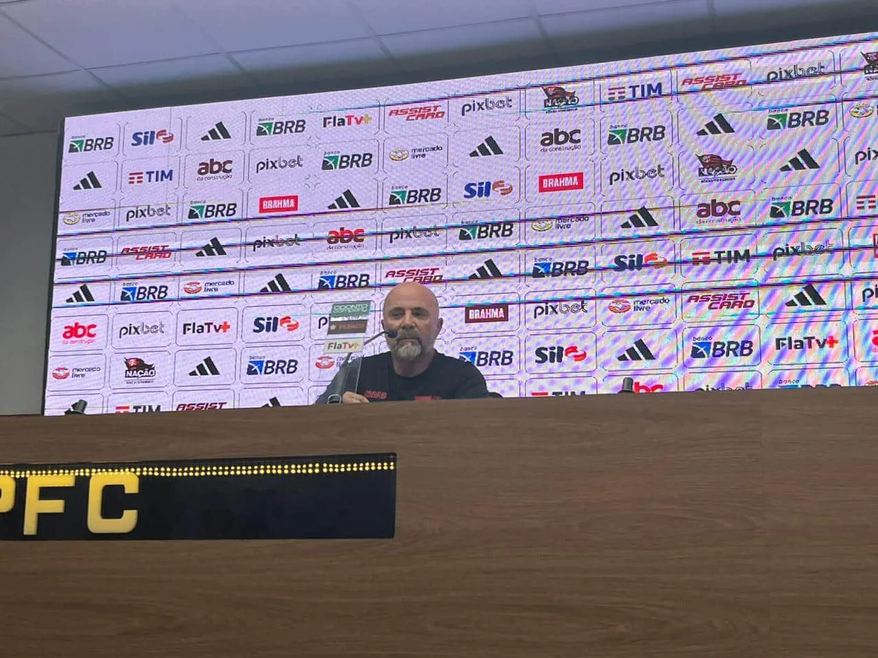 Sampaoli evita falar em demiss&atilde;o do Flamengo ap&oacute;s vice na Copa do Brasil, ainda que ela seja iminente