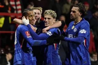 Em jogo moroso, Jo&atilde;o Pedro sai do banco para ressuscitar Chelsea, que sofre contra o Wrexham