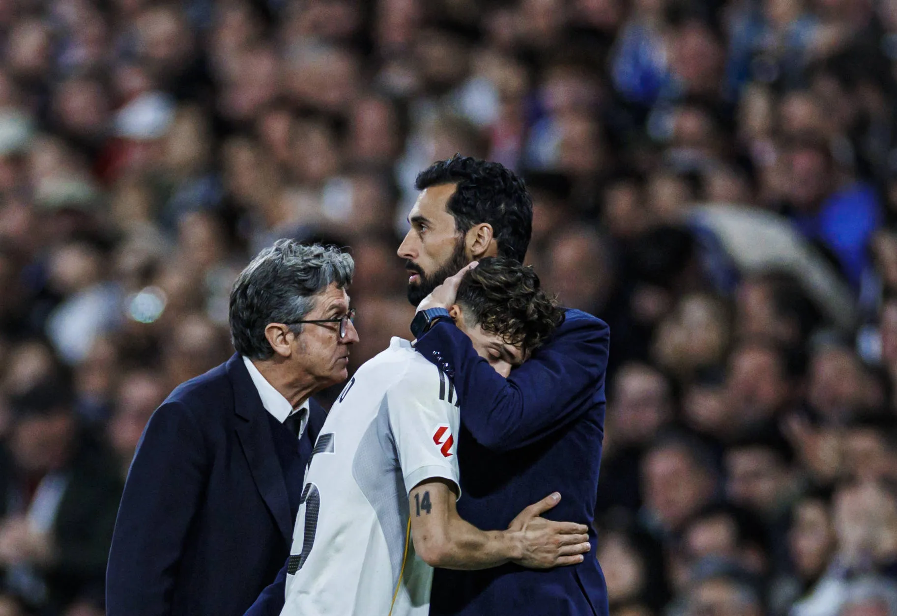 Arbeloa abra&ccedil;a Pitarch