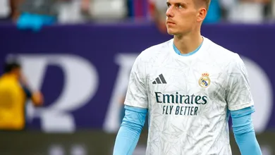 Her&oacute;i da Champions desiste de ir embora e renova com Real Madrid, mas ainda tem miss&atilde;o ingrata