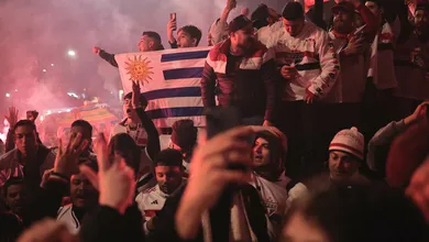 L&aacute;grimas em campo, fogos azuis e aplausos: MorumBIS se emociona em homenagens para Izquierdo
