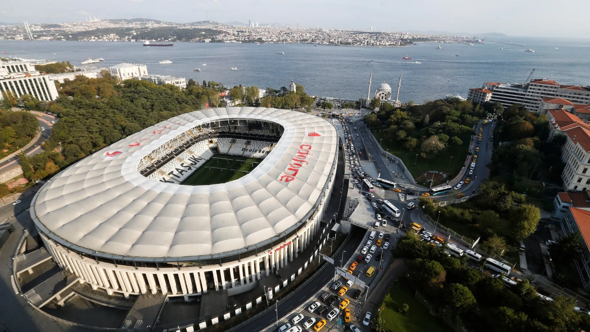 Liverpool e Chelsea s&oacute; ter&atilde;o 5 mil ingressos cada para Supercopa da Uefa, em Istambul