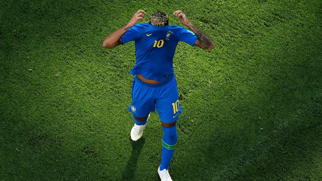 Vit&oacute;ria cat&aacute;rtica n&atilde;o pode apagar que Neymar foi mal, mental e tecnicamente