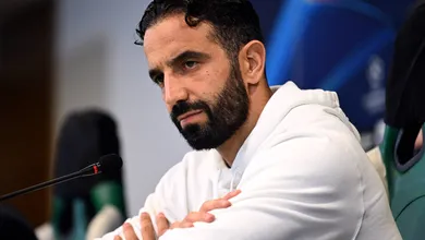 Novo t&eacute;cnico do Manchester United, R&uacute;ben Amorim enfurece jornalista ingl&ecirc;s em coletiva