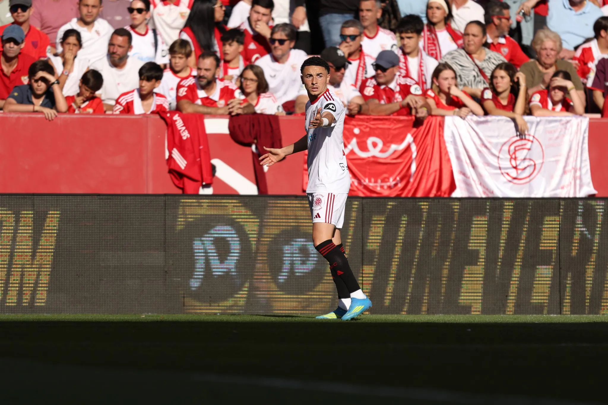 Ruben Vargas em ação no Sevilla