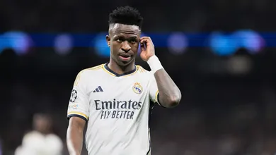 O que La Liga faz para combater o racismo contra Vinicius J&uacute;nior?
