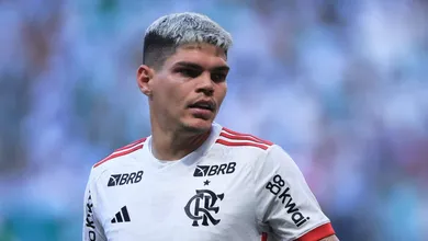 Flamengo prefere a cautela, e Ayrton Lucas est&aacute; fora do jogo contra o Gr&ecirc;mio