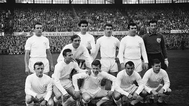 H&aacute; 60 anos, o Tottenham vencia a Recopa e se tornava o primeiro brit&acirc;nico a levantar um caneco europeu