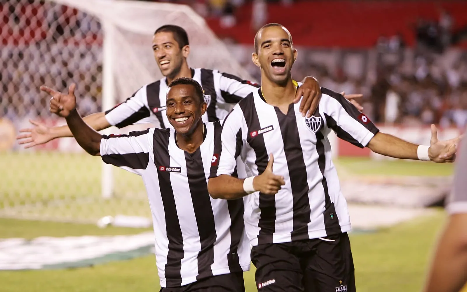 Evandro, Carlos Alberto e Diego Tardelli no Atl&eacute;tico-MG em 2009
