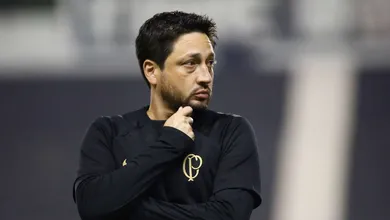&lsquo;M&aacute;quina de t&iacute;tulos&rsquo; e meio &lsquo;louco&rsquo;: conhe&ccedil;a Arthur Elias, novo treinador da sele&ccedil;&atilde;o feminina