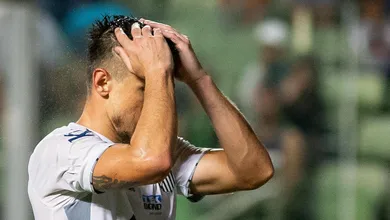Santos sofre com gola&ccedil;os do Botafogo-SP e cai para a terceira posi&ccedil;&atilde;o na S&eacute;rie B