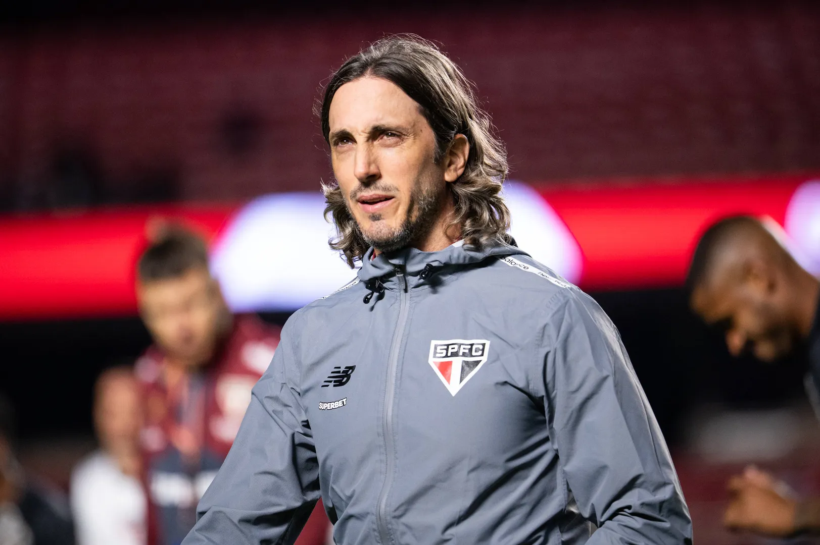 Luis Zubeld&iacute;a como t&eacute;cnico do S&atilde;o Paulo (Foto: IMAGO / Rebeca Schumacker)