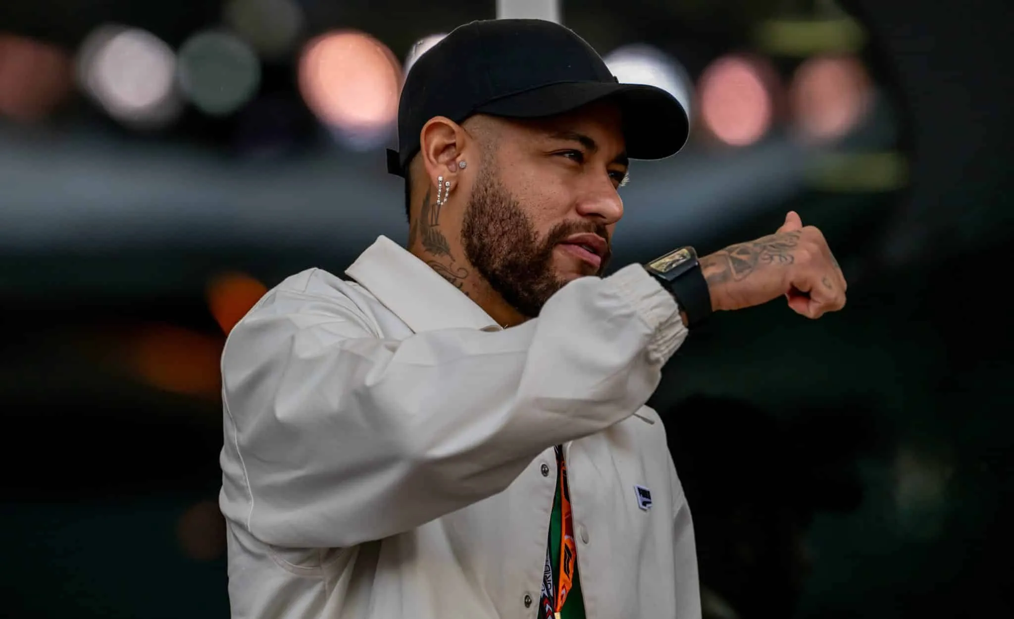 &lsquo;Tinha que me esconder. N&atilde;o sou o Neymar, mas se voc&ecirc; joga no PSG, &eacute; dif&iacute;cil ter uma vida normal&rsquo;