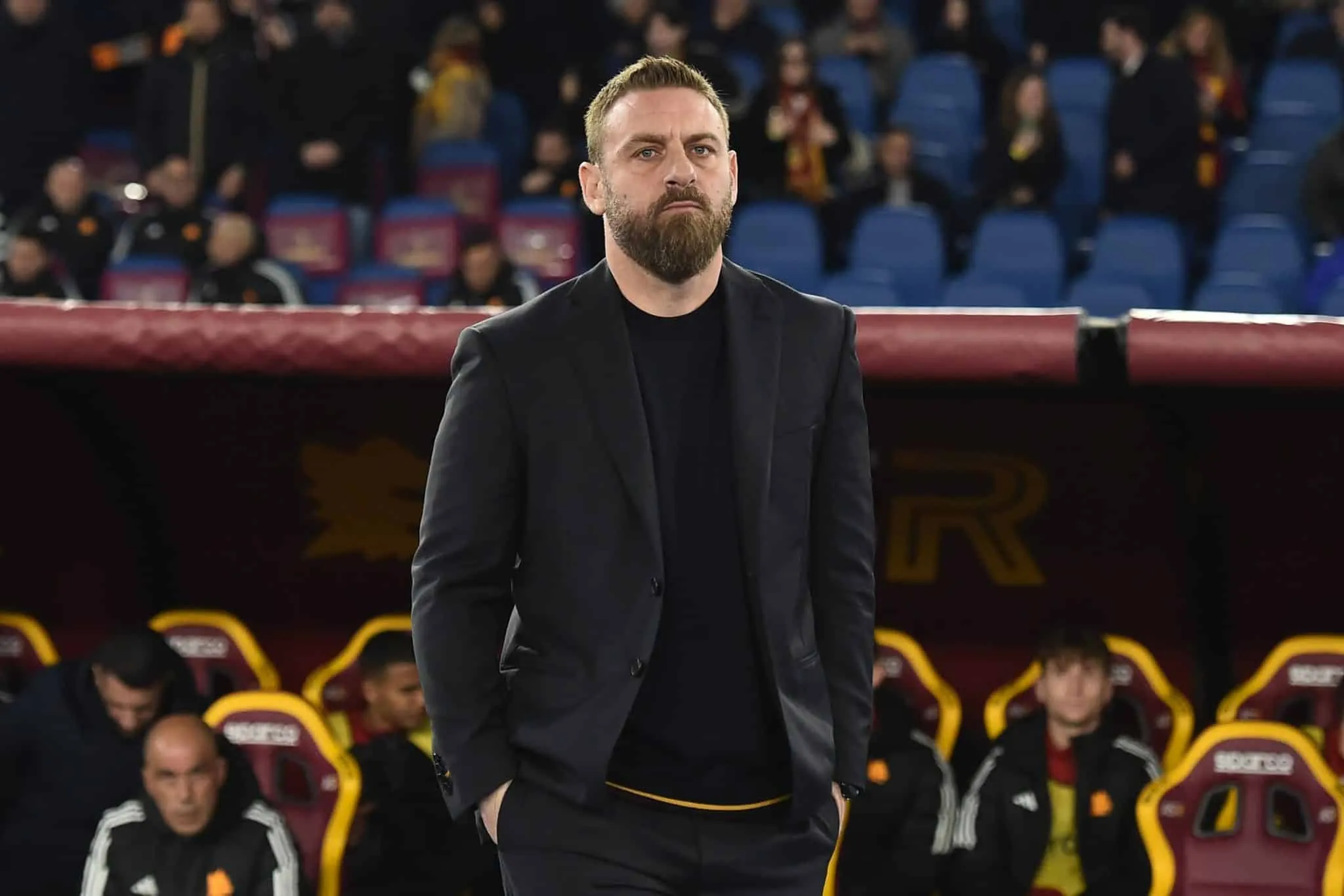 Roma sufoca Cagliari e goleada na Serie A mostra que De Rossi &eacute; muito diferente de Jos&eacute; Mourinho